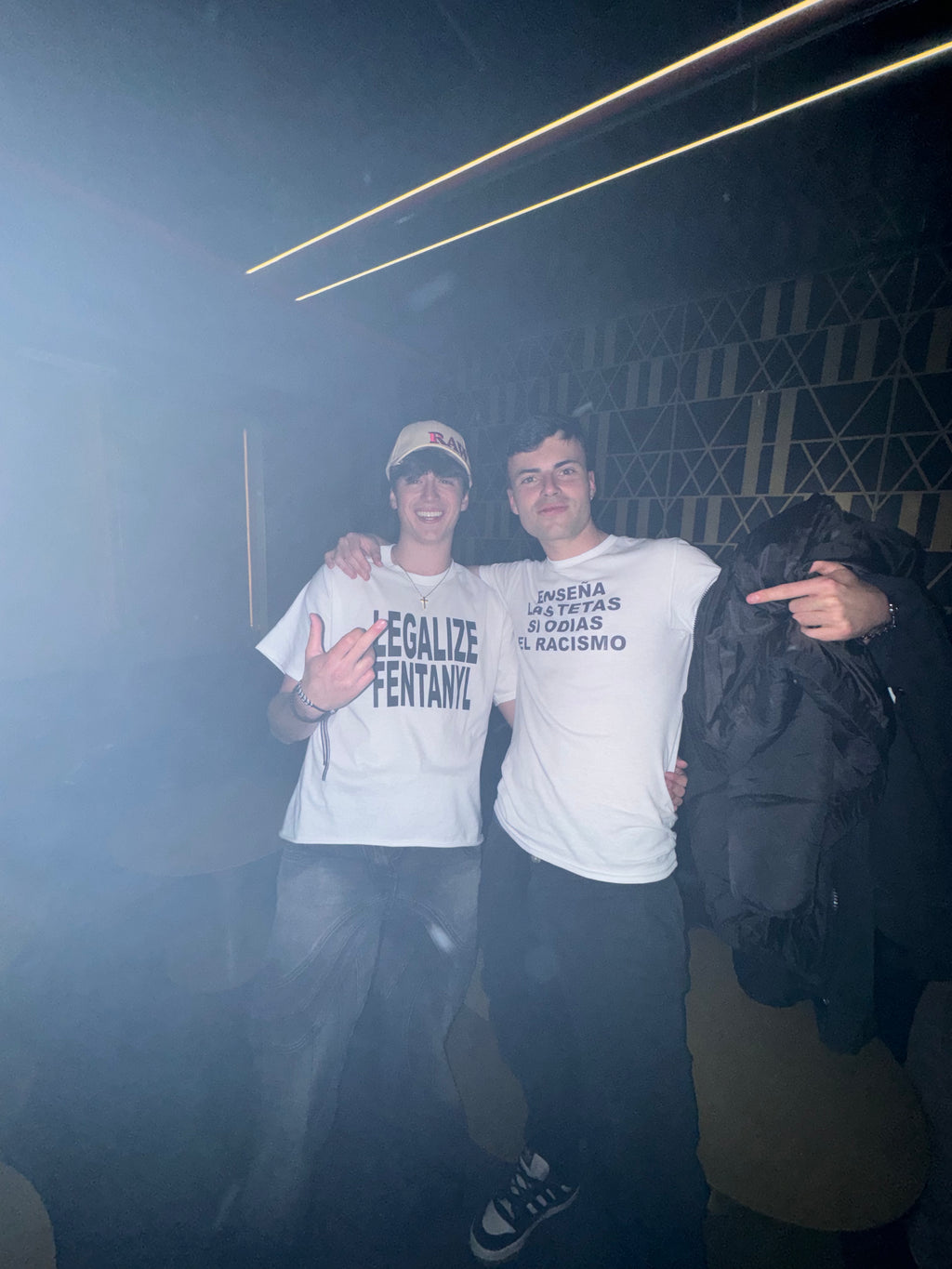 LO MALO DE LAS TETAS